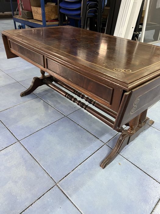 Mesa de sala pequena