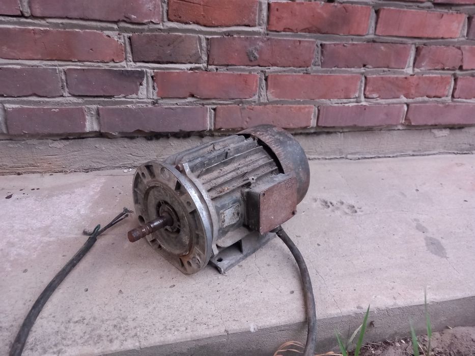 Silnik siłowy 2.5 Kw