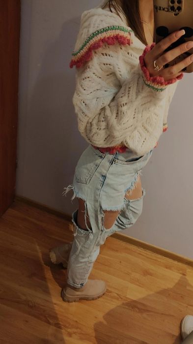 Spodnie jeansowe dziury bershka