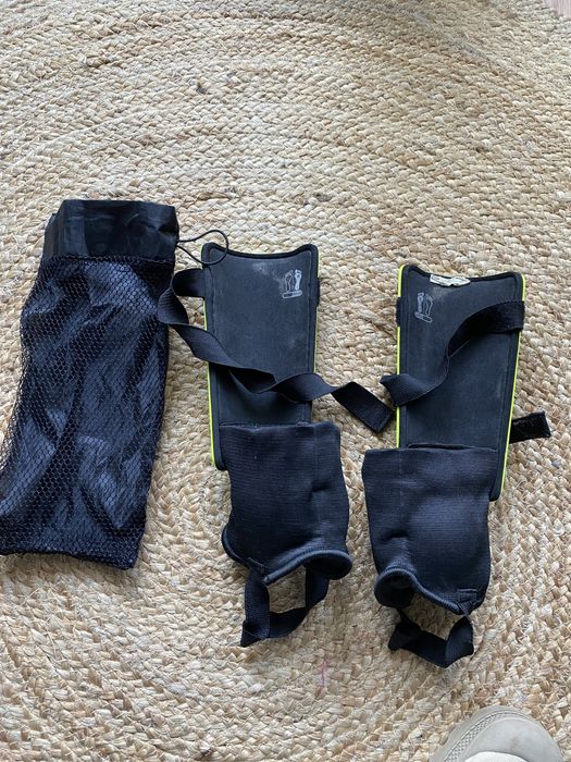 Caneleiras de futebol da Adidas