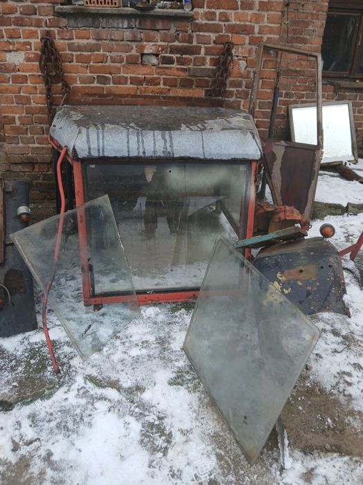 Kabina do C330 z błotnikami