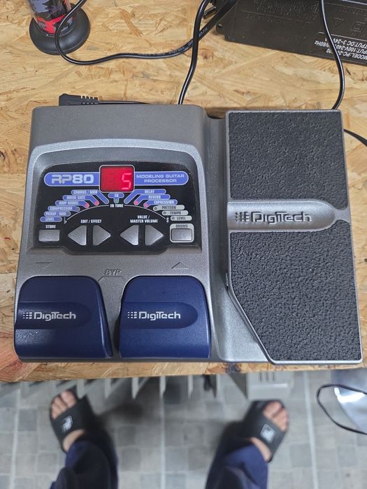 Pedaleiras de Guitarra – DigiTech RP80 + Boss ME-6