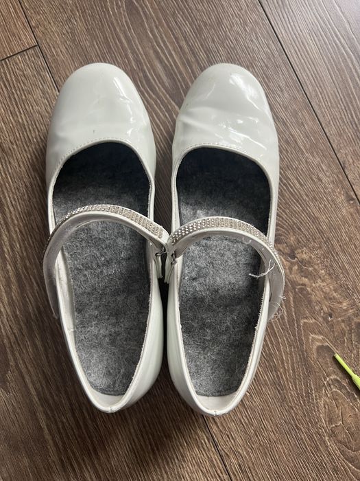 Białe lakierki baleriny komunia rozm 37-38
