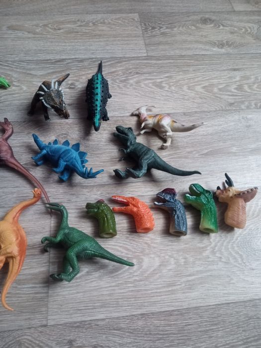 Dinozaury zabawki figurki