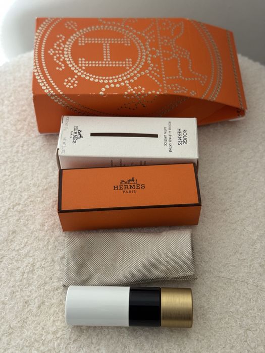 Сатиновая помада для губ Hermes  satin lipstick  Beige kalahari