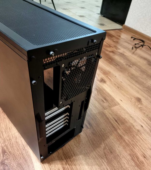 Корпус компьютерный Fractal Design Arc Midi R2 Window Midi Tower