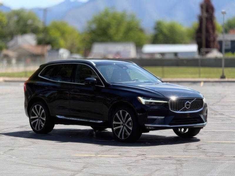 2023 Volvo XC60 B5 Ultimate Bright Theme