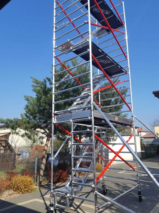 Rusztowanie jezdne, aluminiowe ze schodami - Altrex 5300 - Nowe