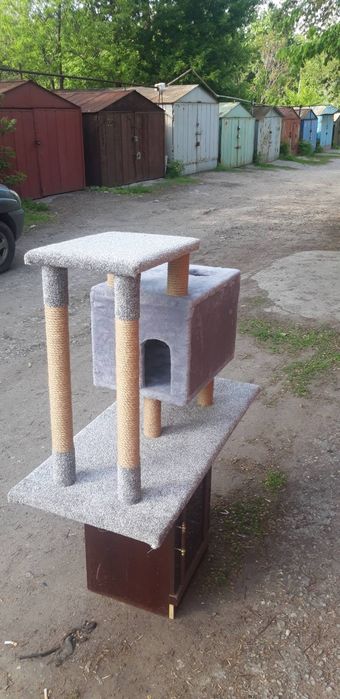 Дом для кота, когтеточка. Игровые комплексы