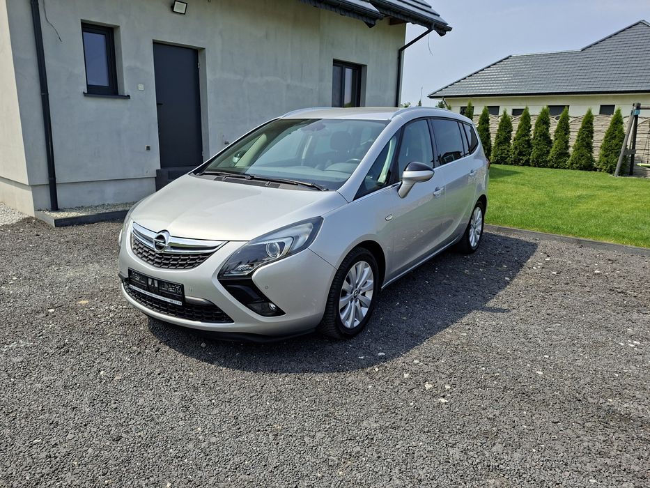 Opel Zafira C  Benzyna 1.4 Przebieg 98000 Km