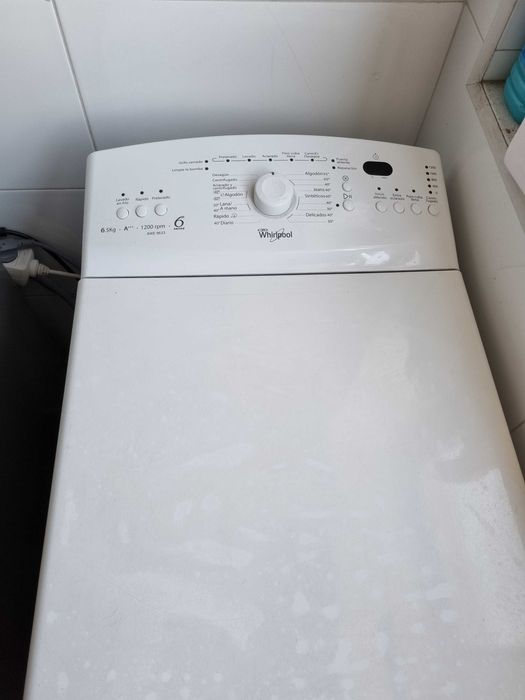Máquina de Lavar Roupa Whirlpool 6.5kg – Classe A+++ (Lava muito bem)