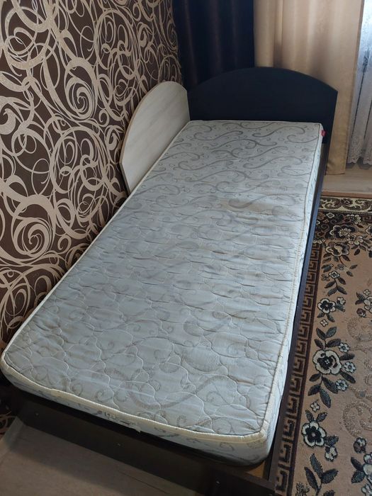 Односпальне ліжко з матрацом