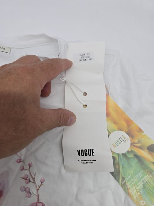 T-shirt nova Tamanho S-M