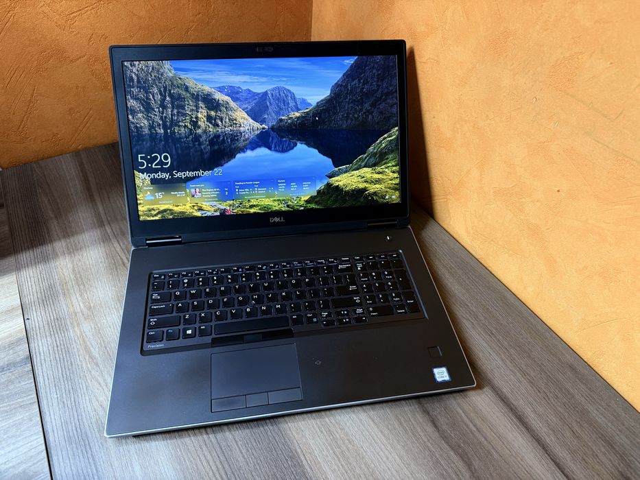 Потужний Dell Precision 7740(i7-9850/16/RTX3000/256/FHD IPS 17.3)