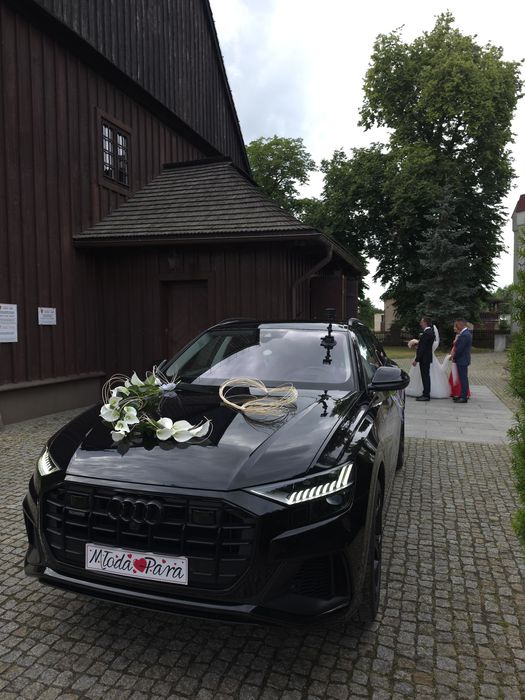 Oferuje przejazd do Ślubu samochodem Audi  Q8 S-line bądź Mercedesem Gle 350