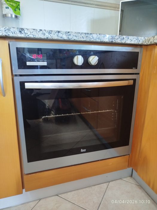 Forno de encastrar marca TEKA