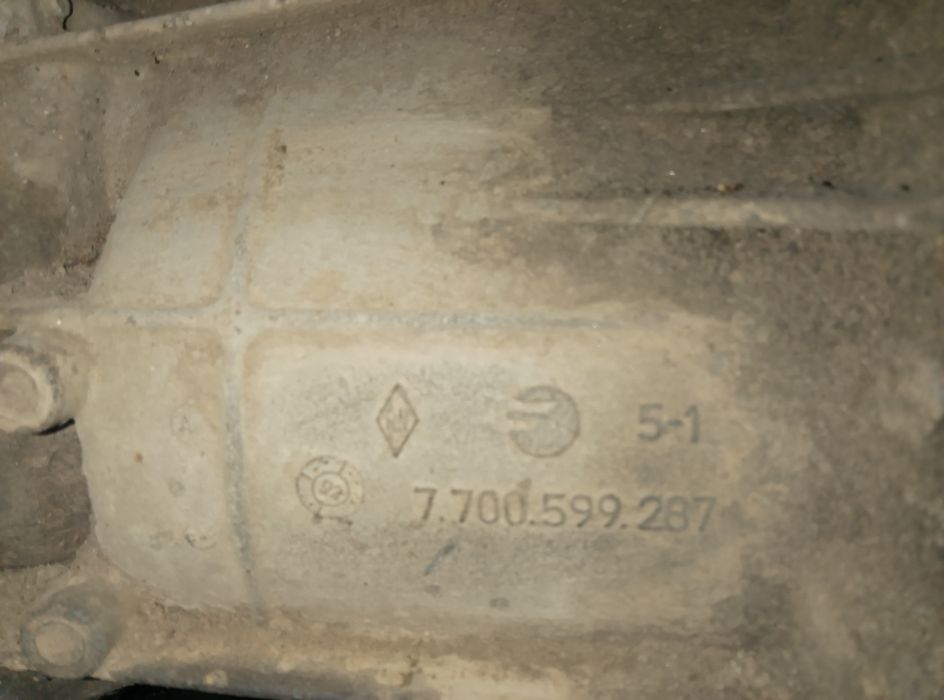 Коробка Рено трафік2.1д.