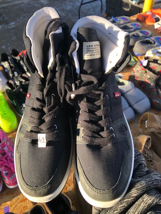 buty sportowe Levi’s rozmiar 42