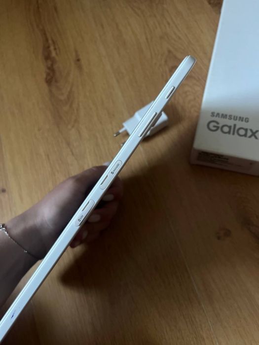 Продам планшет Samsung