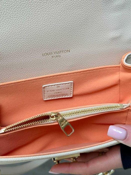 Сумка Louis Vuitton Pochette Metis East West
