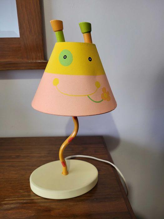 Candeeiro para quarto criança