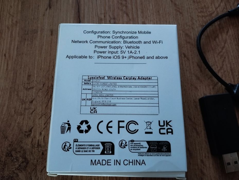 Bezprzewodowy adapter Apple CarPlay