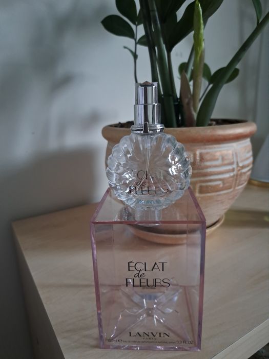 Butelka, flakon po perfumach