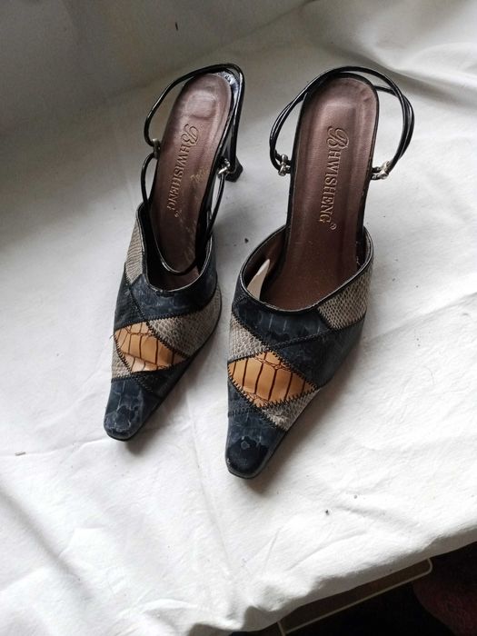 Обувь сапоги босоножки р.25,5  38  40