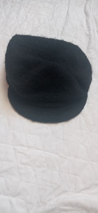 Czarny beret czapka retro vintage