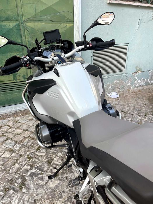 BMW R1200 GSA — 2014 | Rebaixada de fábrica | Revista | Pneus novos