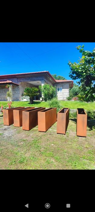 Vendo floreiras/vaseiras em aço corten mesmo sem enganos.