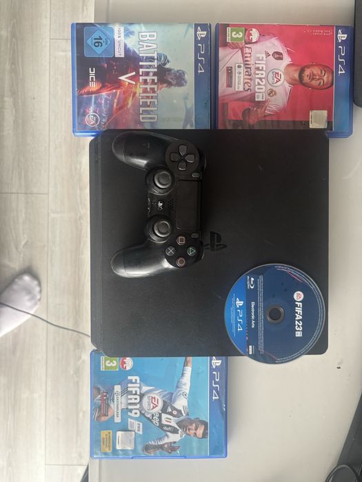 Ps4 Slim + 2 pady +kierownica TRACER