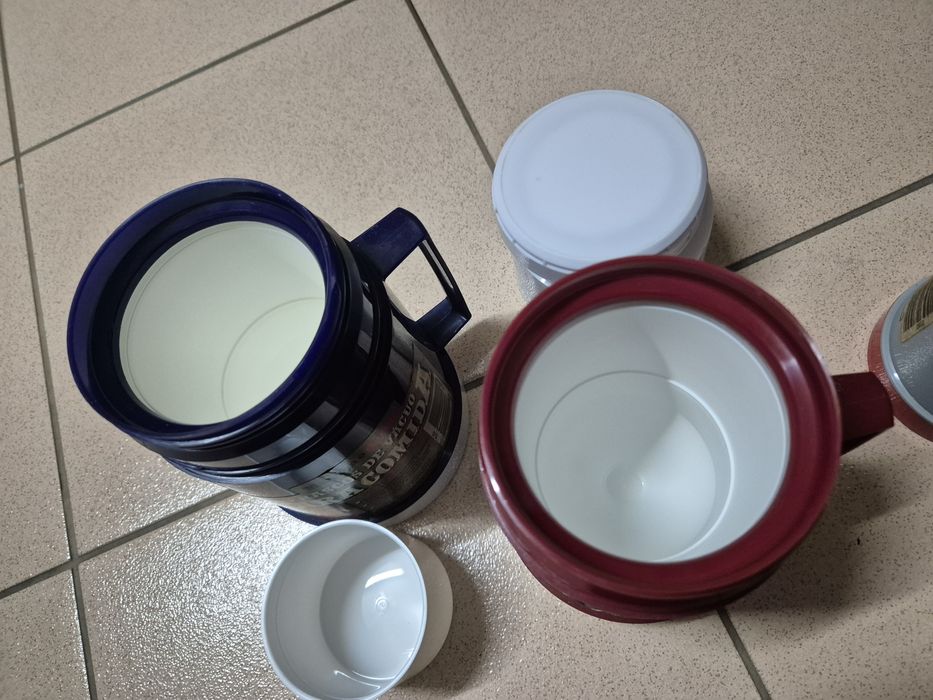 Thermos novas com copo