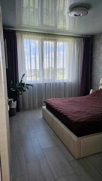 Продам 2х поверховий будинок,Рогань, 182м2 з євроремонтом(код 5325)