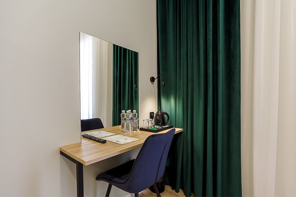 Номер з балконом Готель Літо Одеса є генератор та укриття