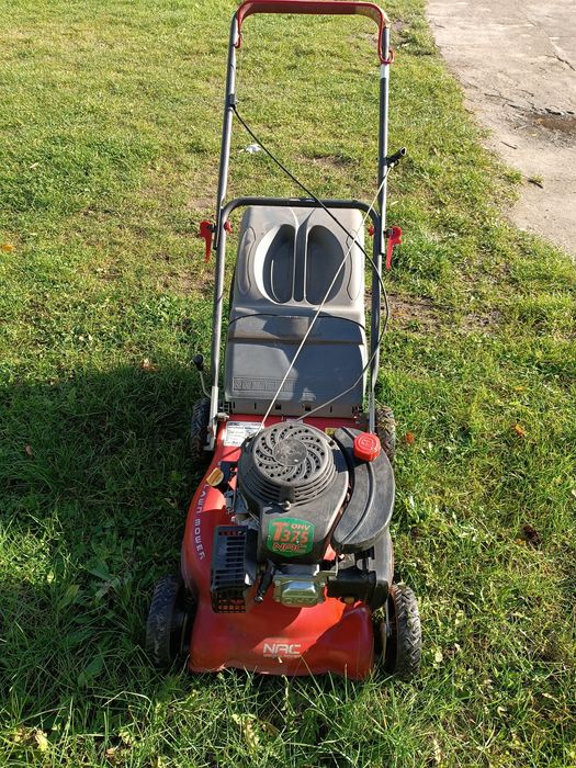 Kosiarka spalinowa  ( mało używana )- stan bardzo dobry