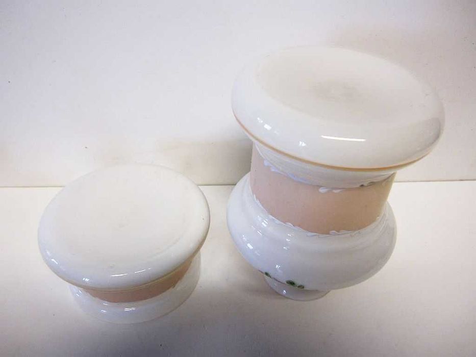 lindo antigo conjunto de toilete em vidro pintado à mão