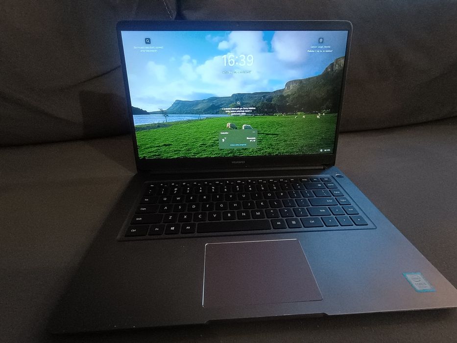 Laptop Huawei MateBook D15 | i5-8250U / 8GB RAM / NOWY SSD 256GB / MX150 / Win 11 + Ładowarka