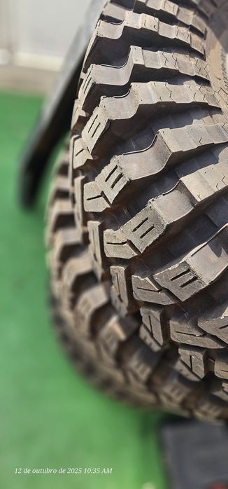 Maxxis trepador 37x12.5x17