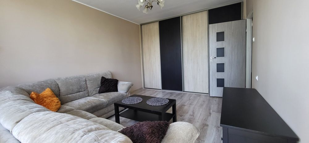 Sikornik 51m2 - 3 niezależne pokoje, windy, balkon, hol  na rowery - po remoncie