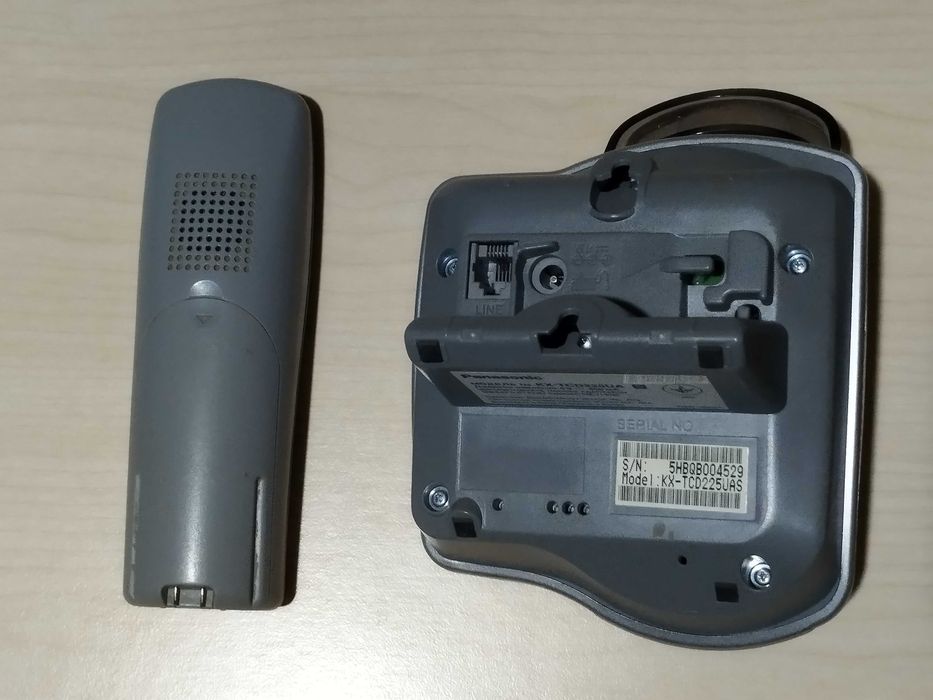 Радіотелефон Panasonic KX-TCD225UA