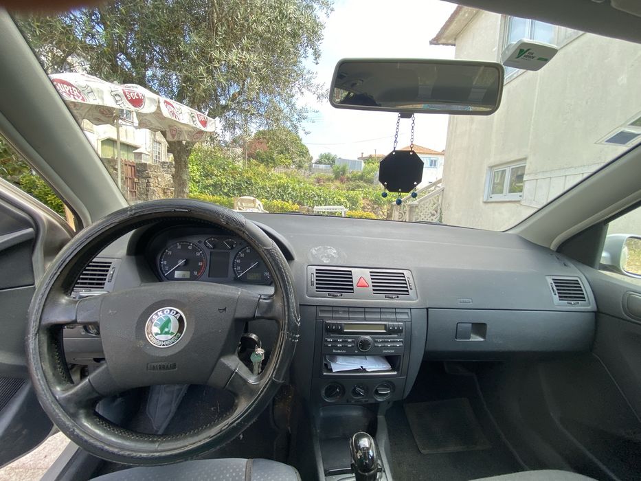 Skoda Fabia Break 1.4 gasolina • Económica • Inspeção até 07/2027
