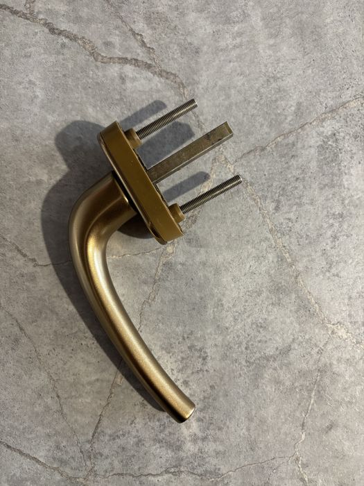 Klamka do okna w kolorze stare złoto