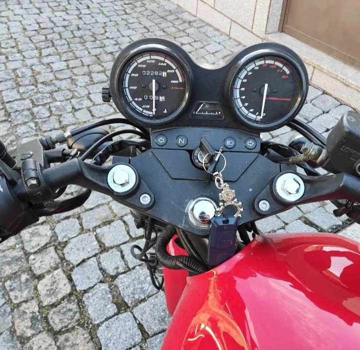 Mota 125cc AJS negociável