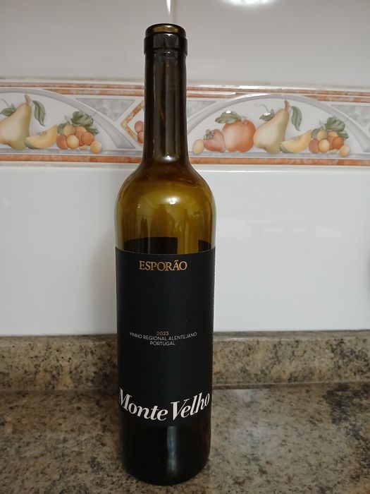 Empty Bottle "Monte Velho"64862819740546120