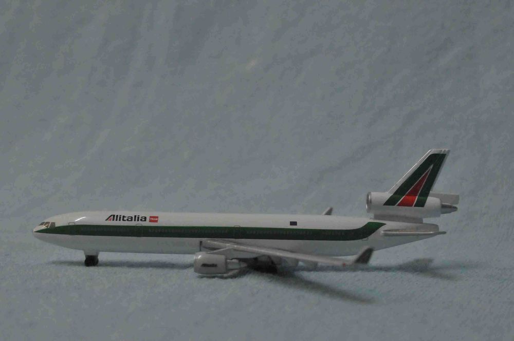Metal - Boeing McDonnell Douglas MD-11 - Alitalia