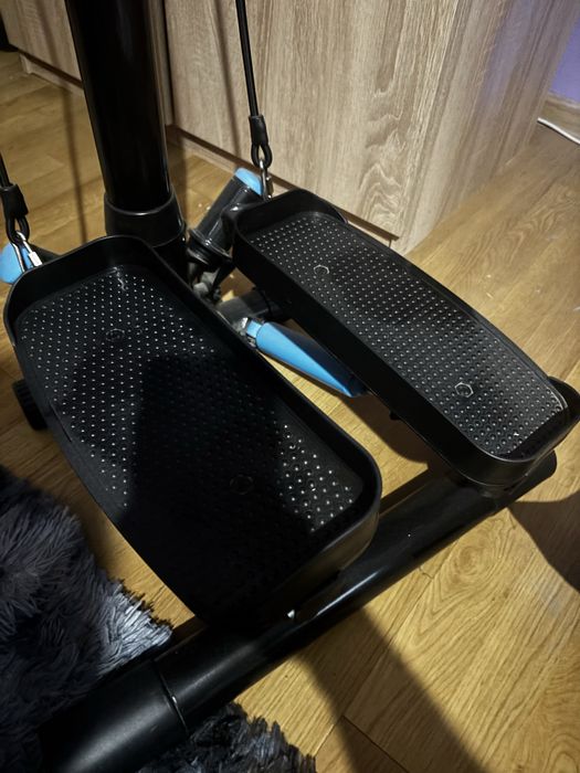 Steper skretny z kolumna