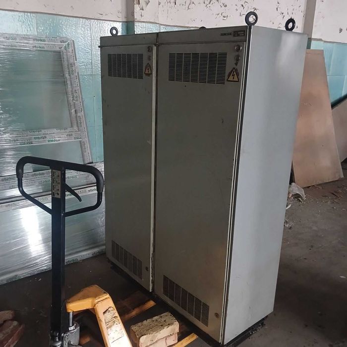 Шафа електрична комутаційна дводверна.