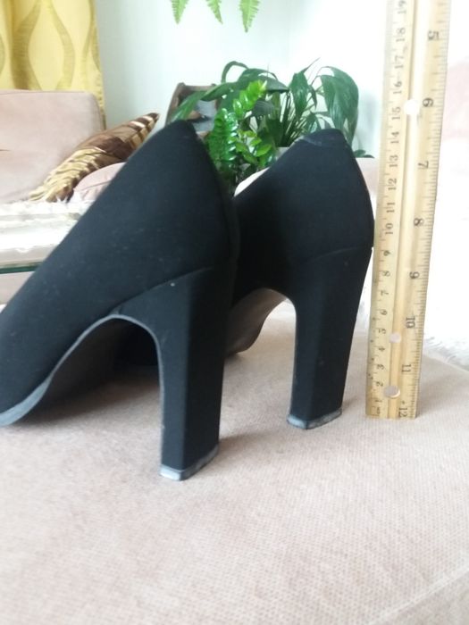 Czarne zamszowe buty nr 37