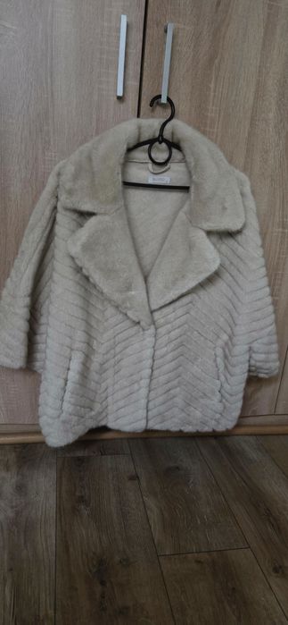 Futerko 3/4 kremowe rozm s-xl nowe z metka.